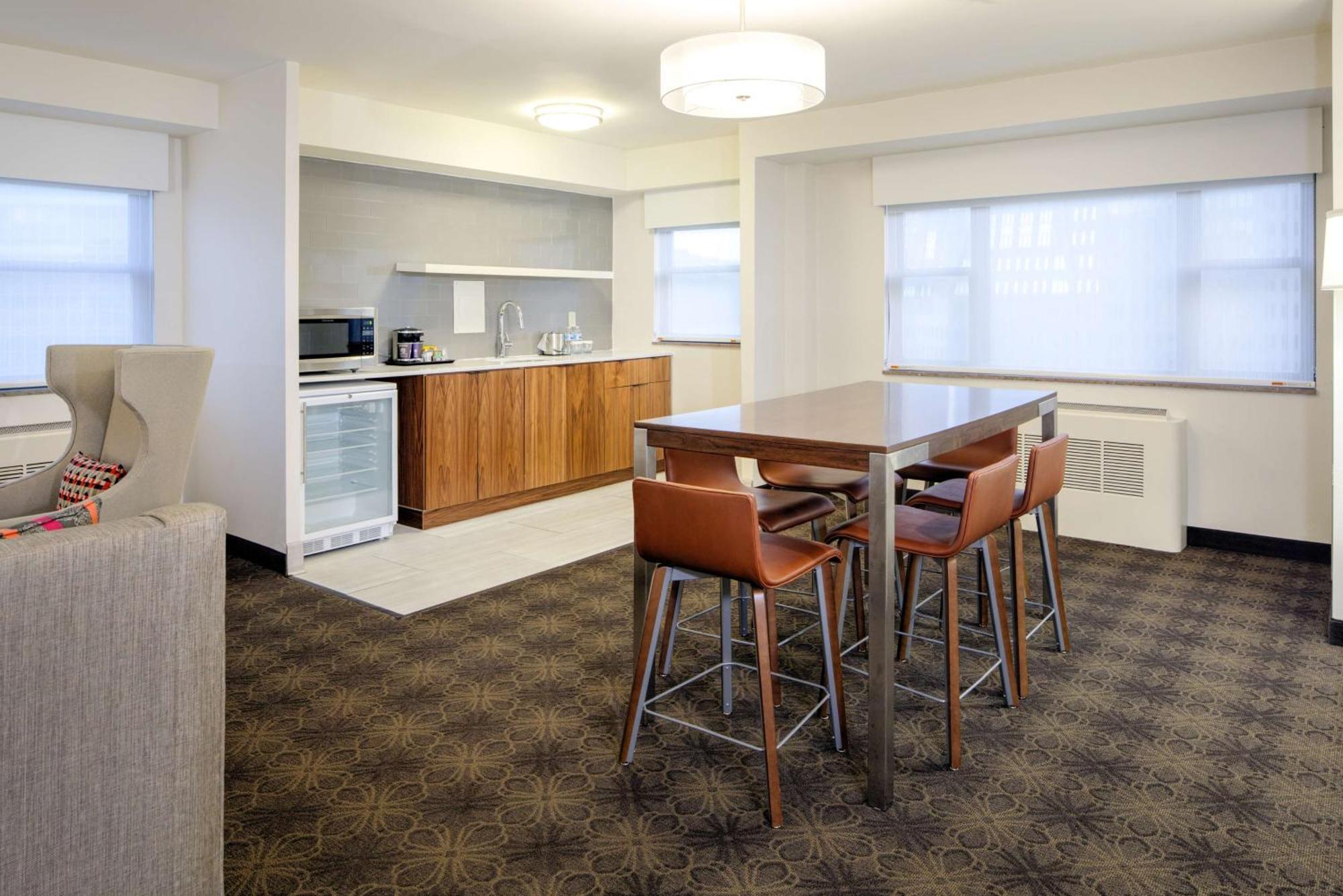 Doubletree By Hilton & Downtown 3* Pittsburgh