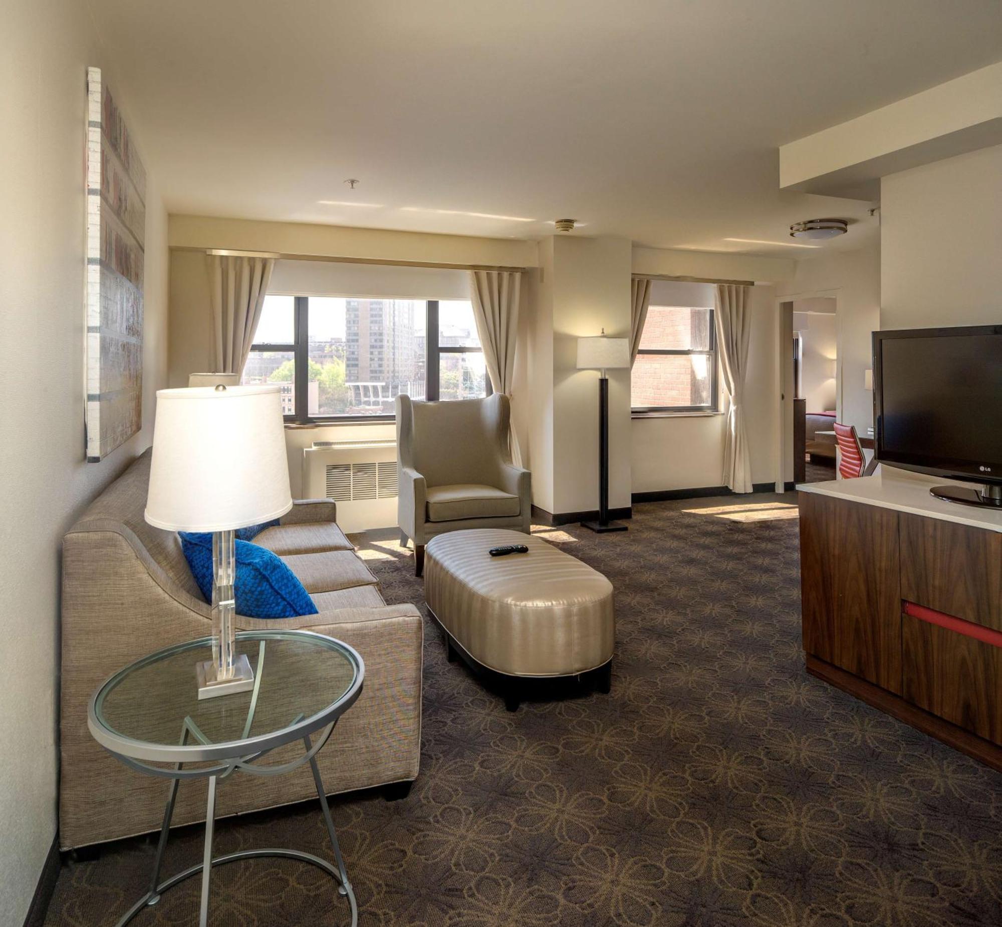 Doubletree By Hilton & Downtown Pittsburgh