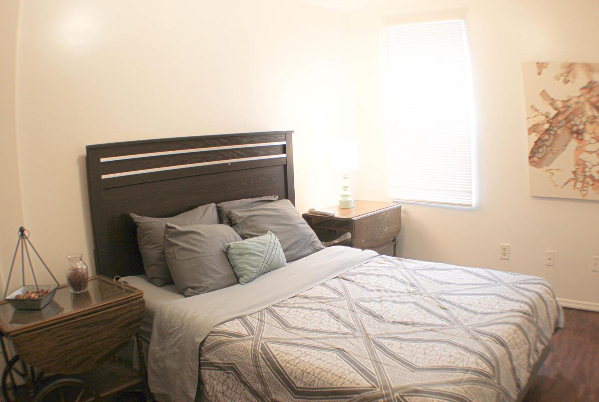 Apartment 3 Bedroom Southside Loft - Amazing Location