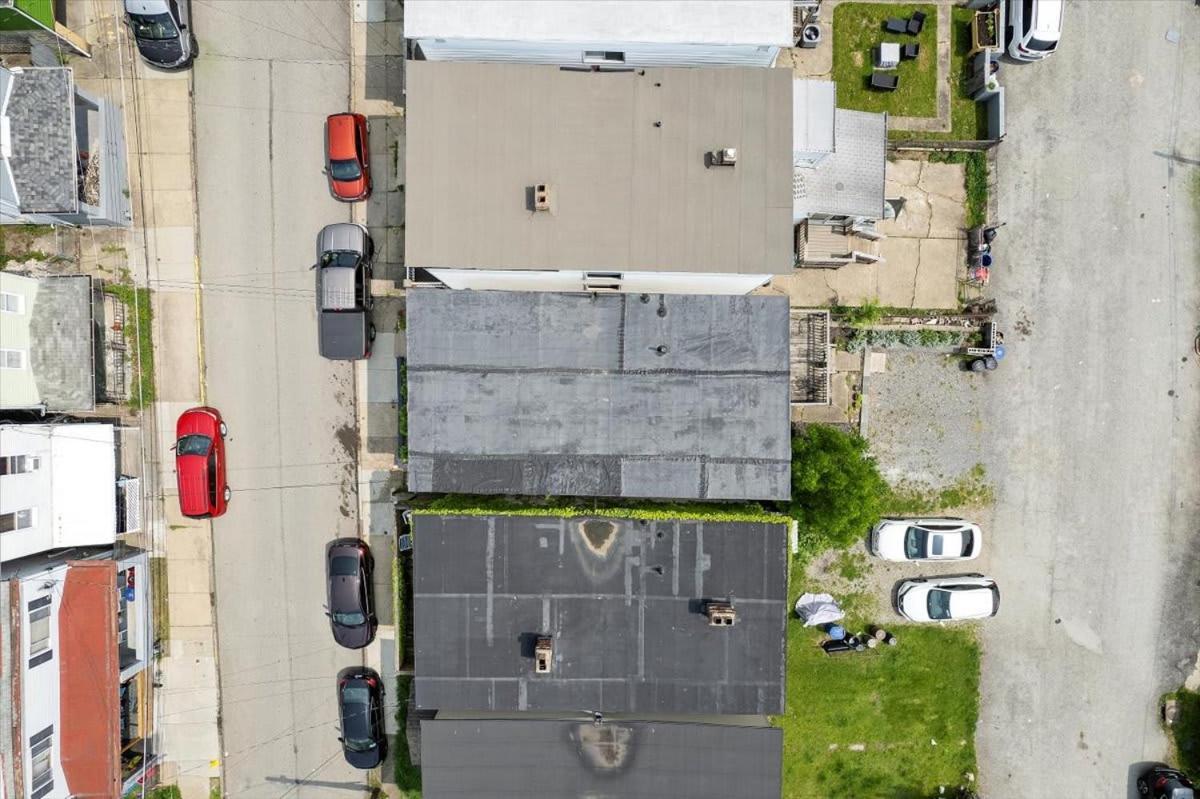 Gasthof Great Two Bedroom W Off Street Parking To Explore The Close To Downtown Airport Ballparks Pittsburgh