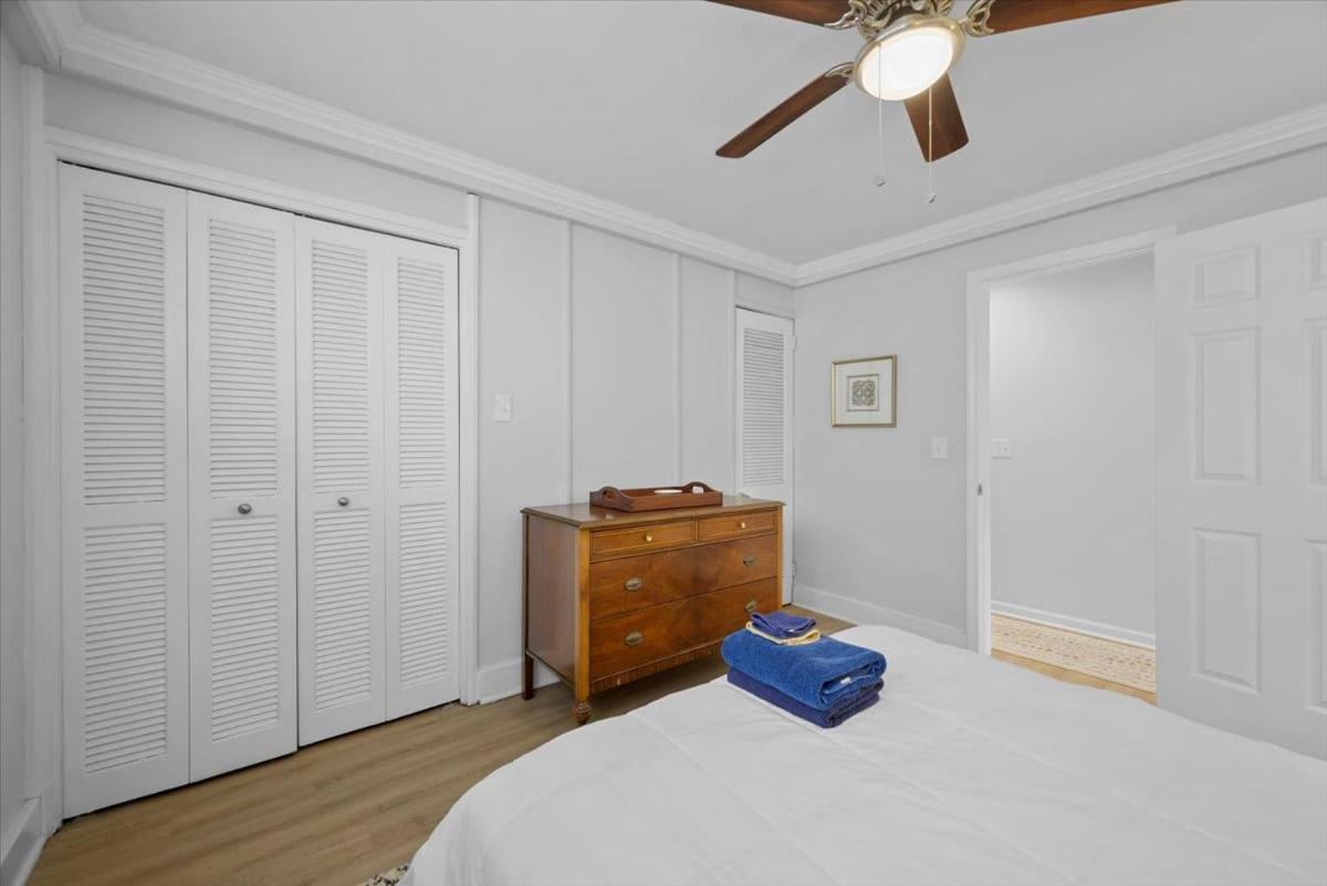 Gasthof Great Two Bedroom W Off Street Parking To Explore The Close To Downtown Airport Ballparks Pittsburgh