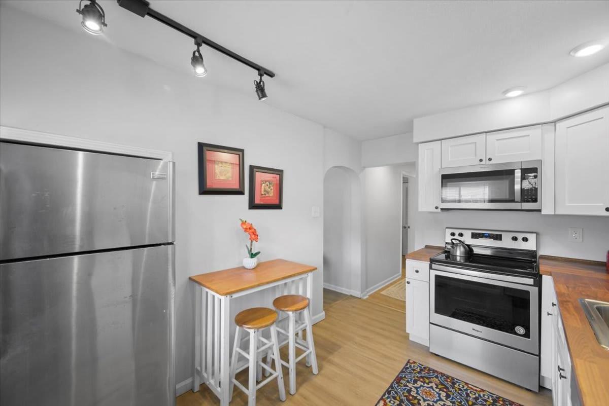 Great Two Bedroom W Off Street Parking To Explore The Close To Downtown Airport Ballparks