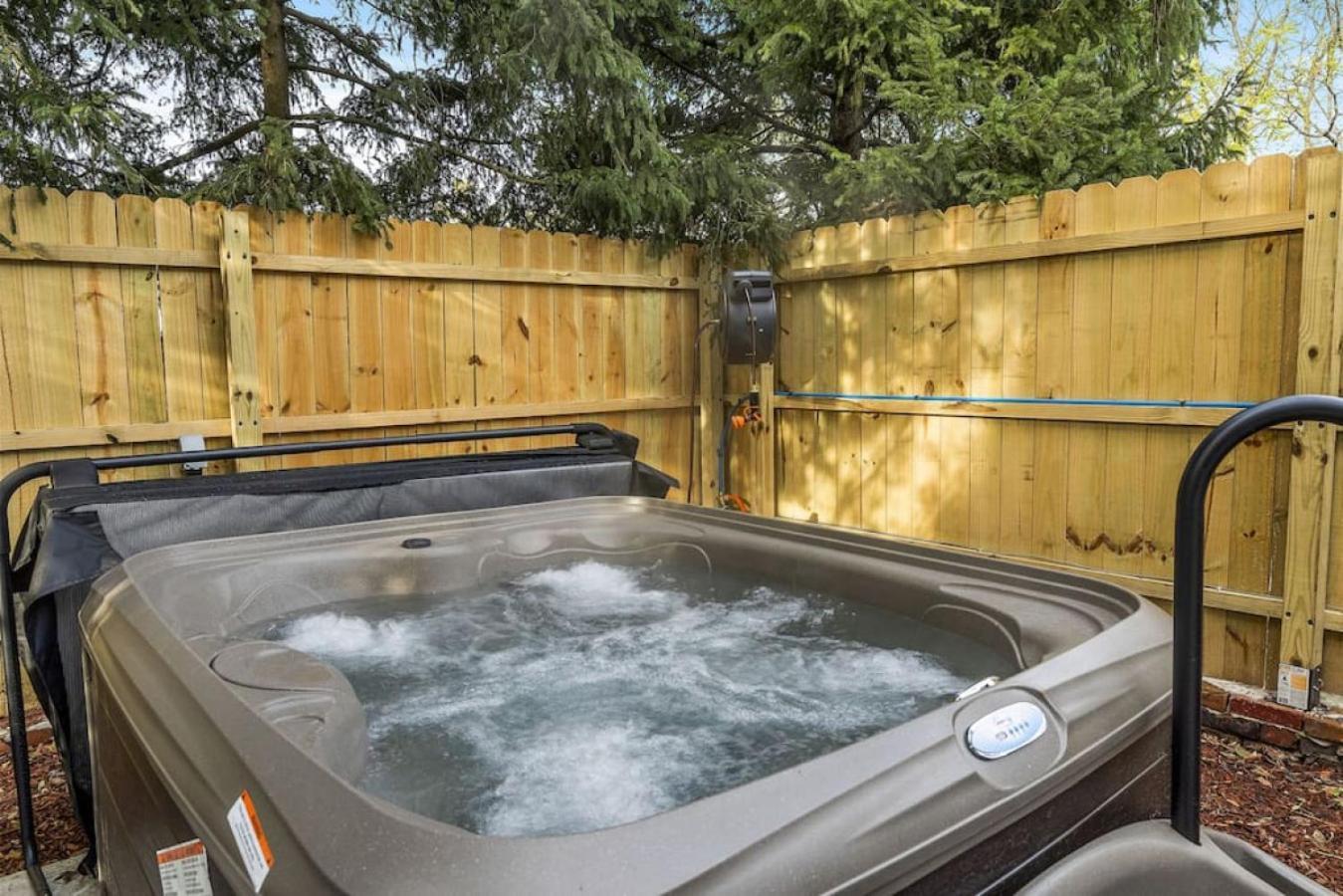 New Gorgeous 4bd Near Universities Hot Tub Games Holiday home