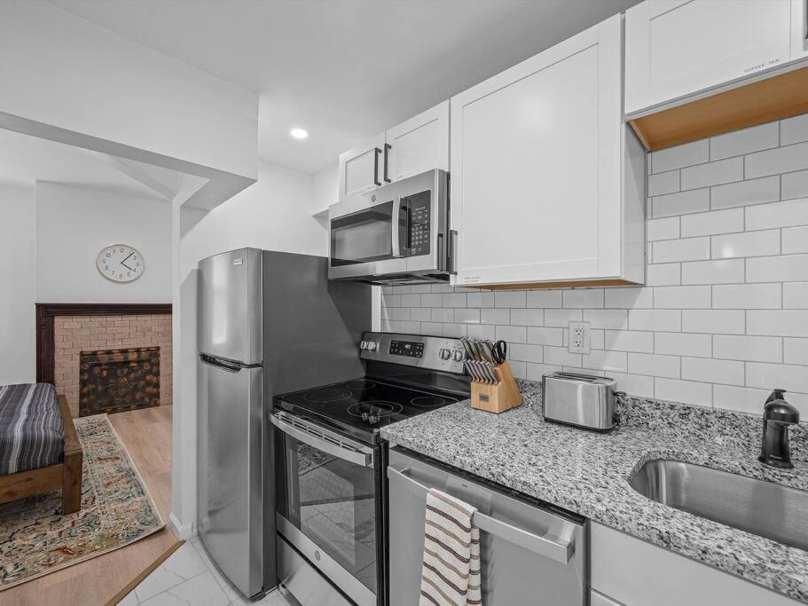 Apartment Shadyside, !4 Stylish And With Free Parking *