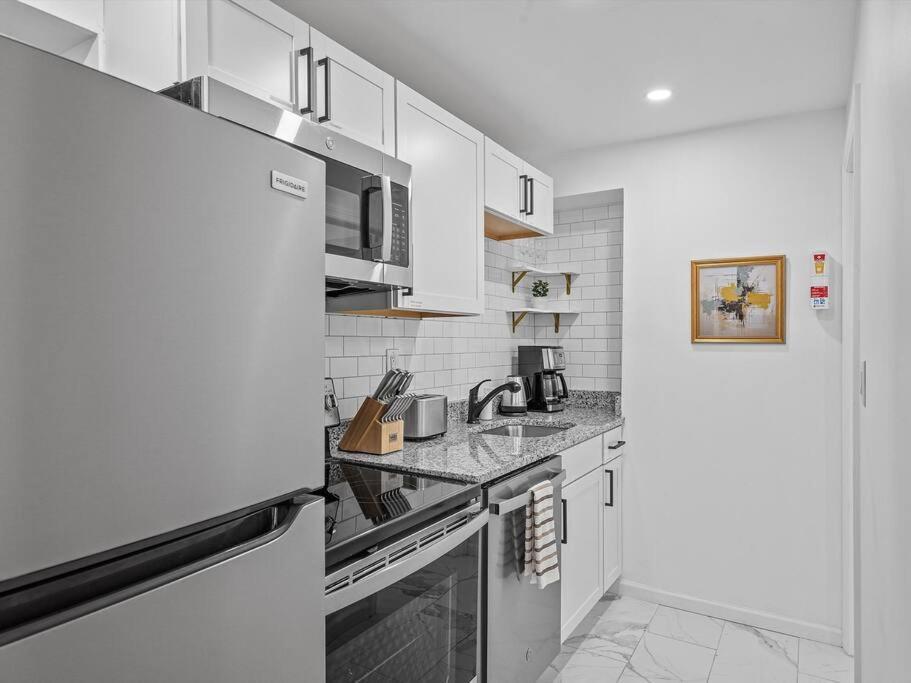 Shadyside, !4 Stylish And With Free Parking Pittsburgh