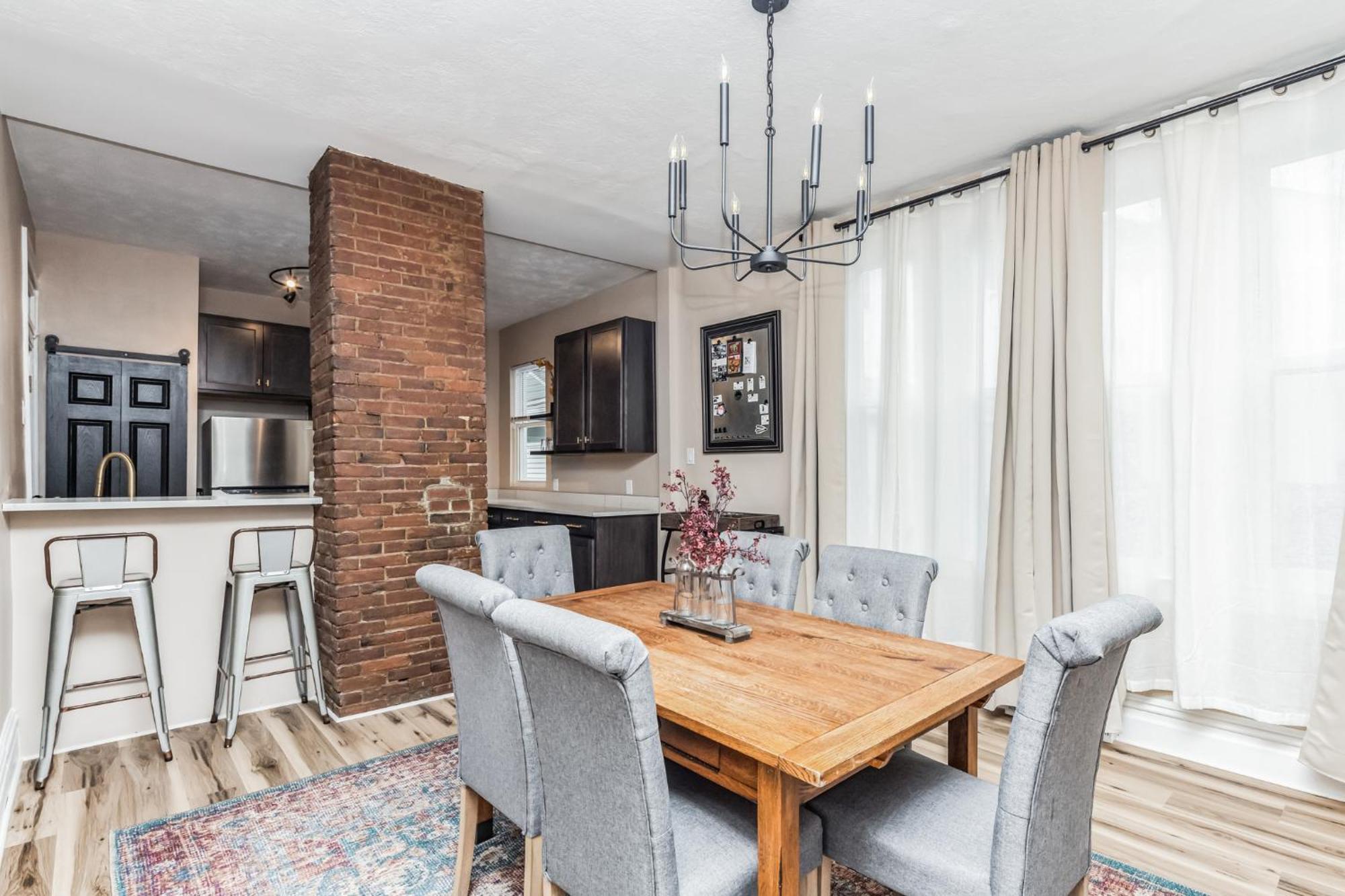 Beautifully Designed Two-story * Pittsburgh