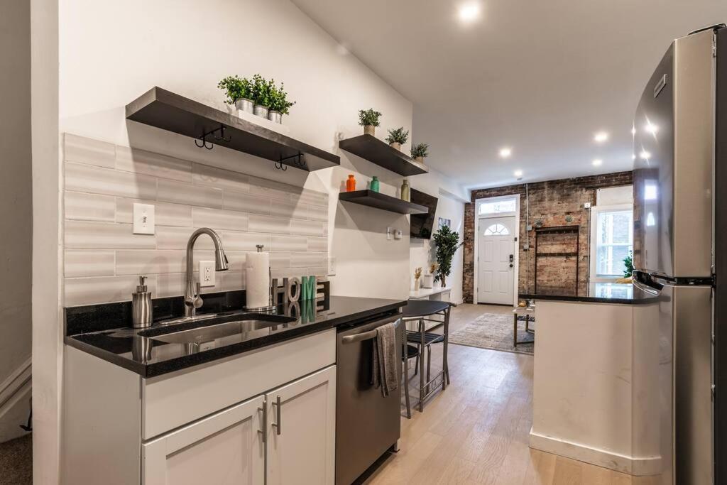 Carey Chateau - Bright And Cozy 3br Pittsburgh