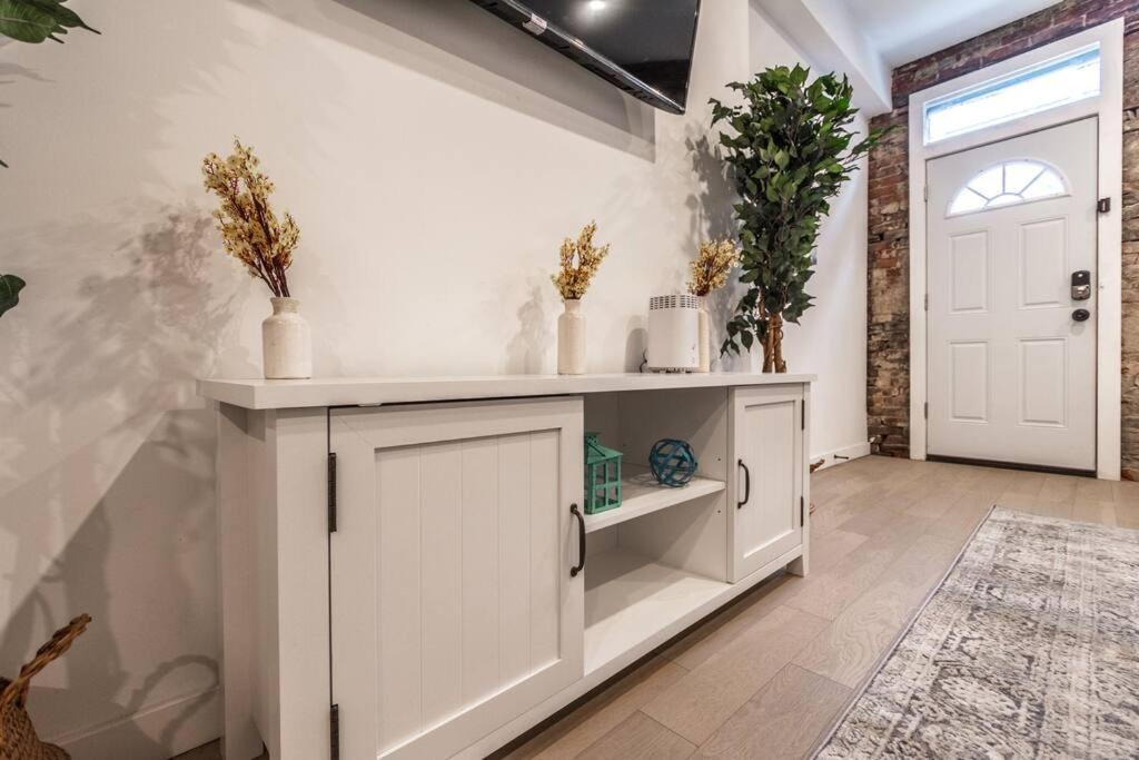 Carey Chateau - Bright And Cozy 3br