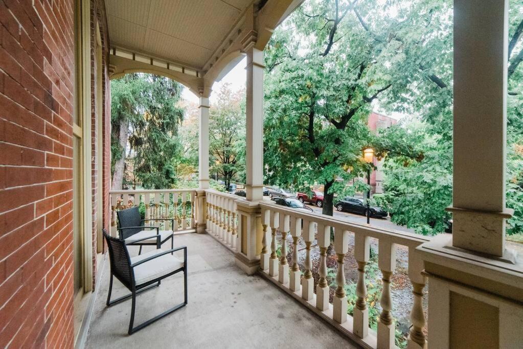 Apartment Spectacular Location - Walkable Entertainment
