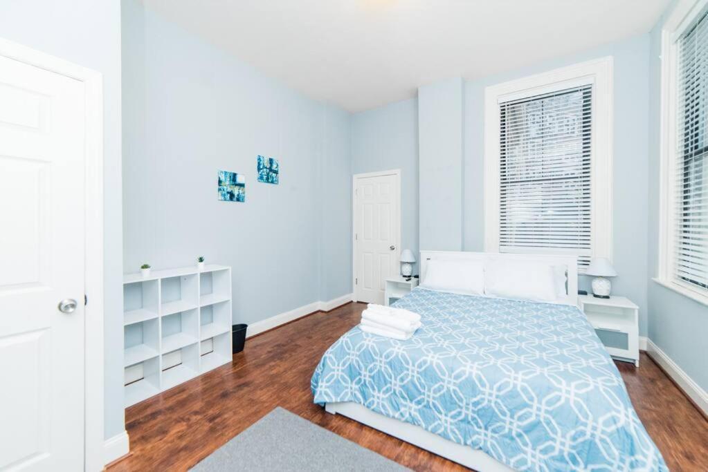 Spectacular Location - Walkable Entertainment Apartment