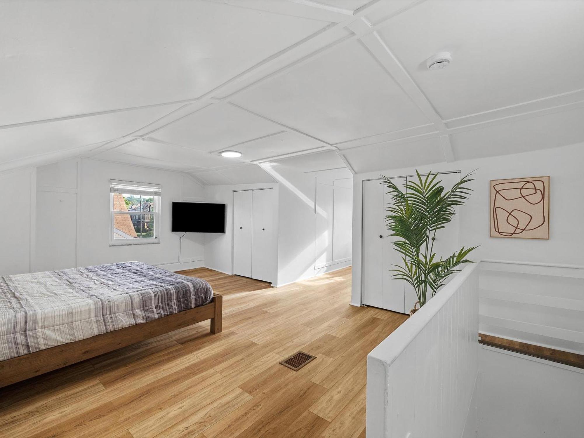 Homestay Bloomfield, Shadyside !d Spacious And Unique Bright Private Bedroom With Shared Bathroom Pittsburgh