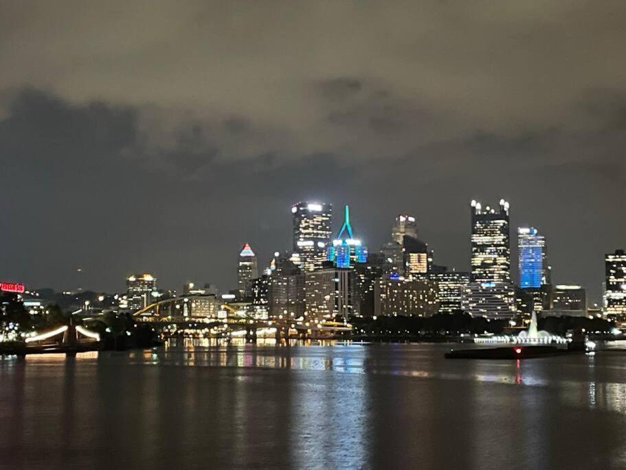 Luxury At The Point Easy Access To And From Downtown 24-7 Parking Apartment Pittsburgh