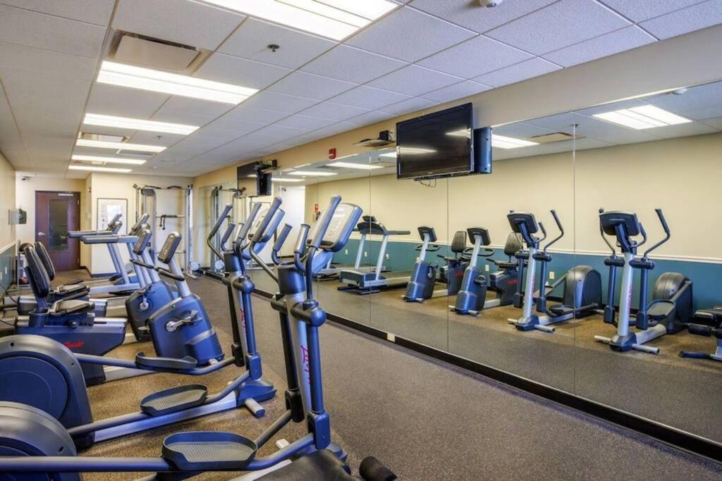 Apartment Luxury At The Point Easy Access To And From Downtown 24-7 Parking