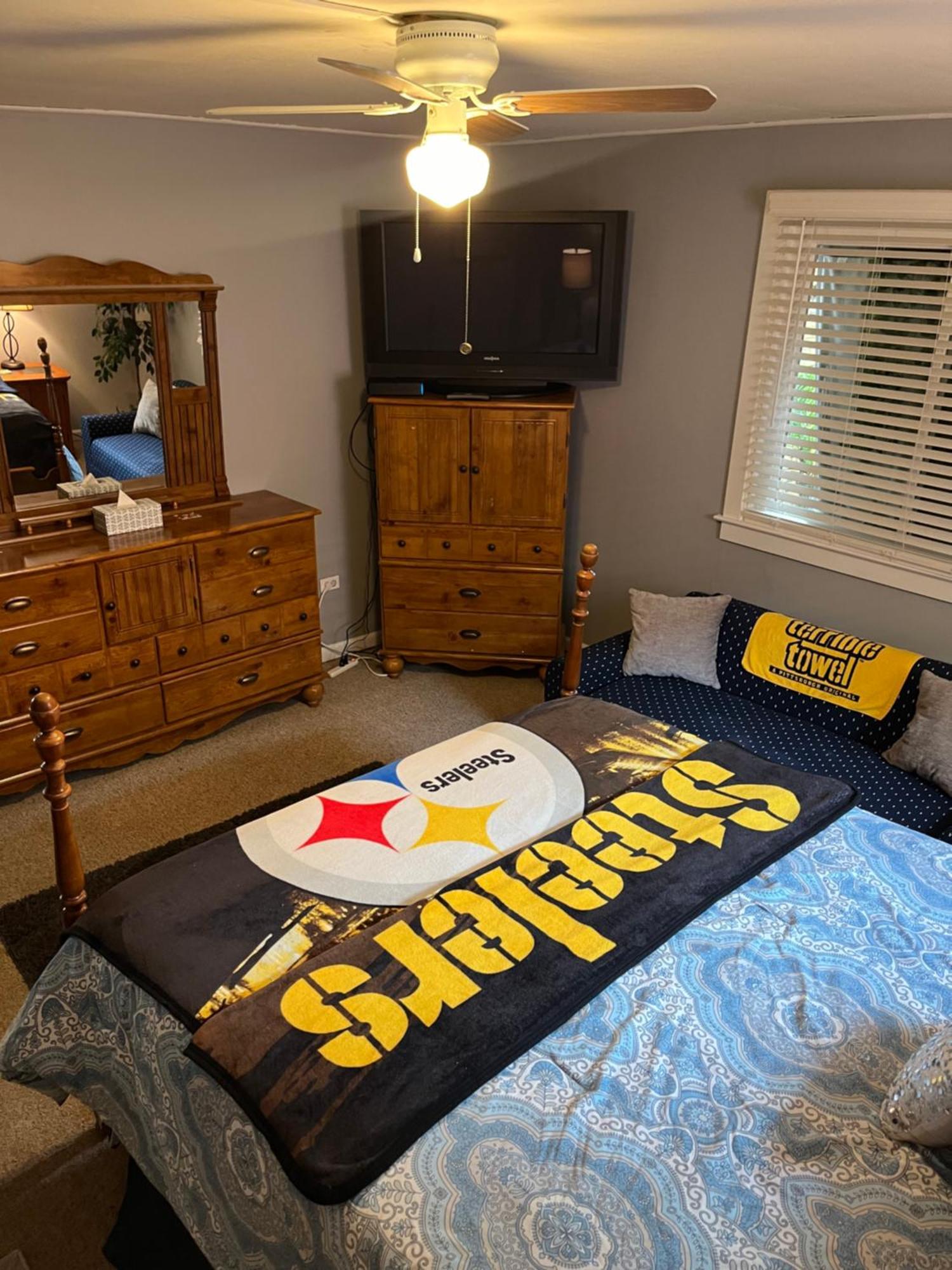 North Side Bungalow - Sleeps 8! Apartment Pittsburgh