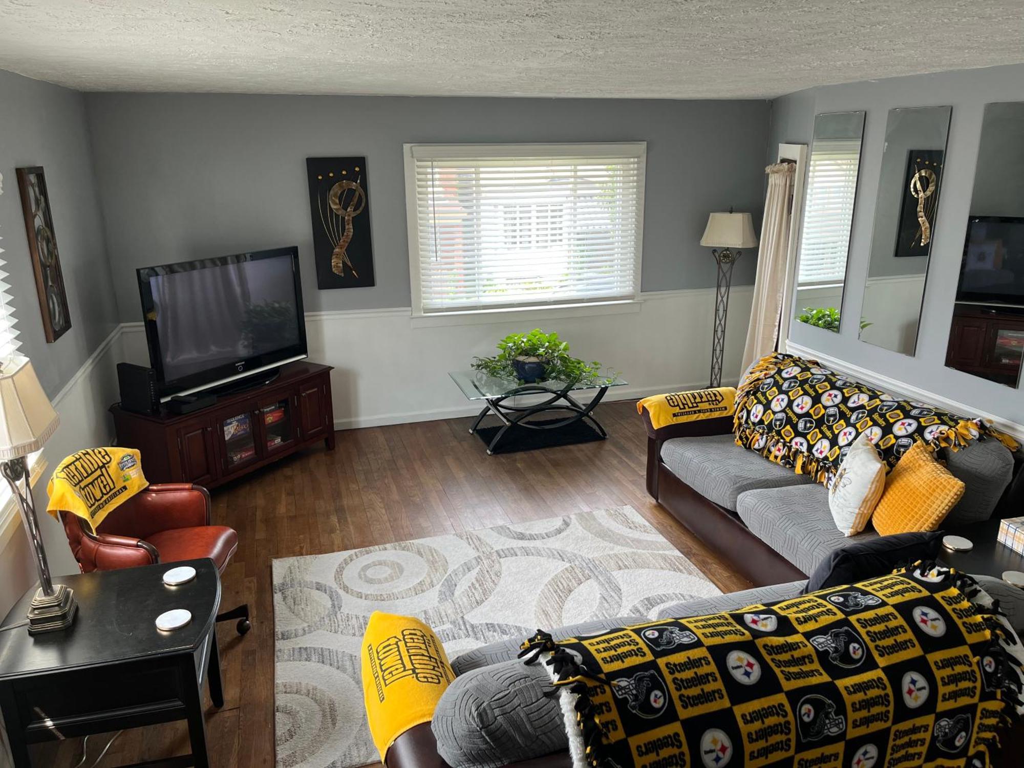 Apartment North Side Bungalow - Sleeps 8! Pittsburgh