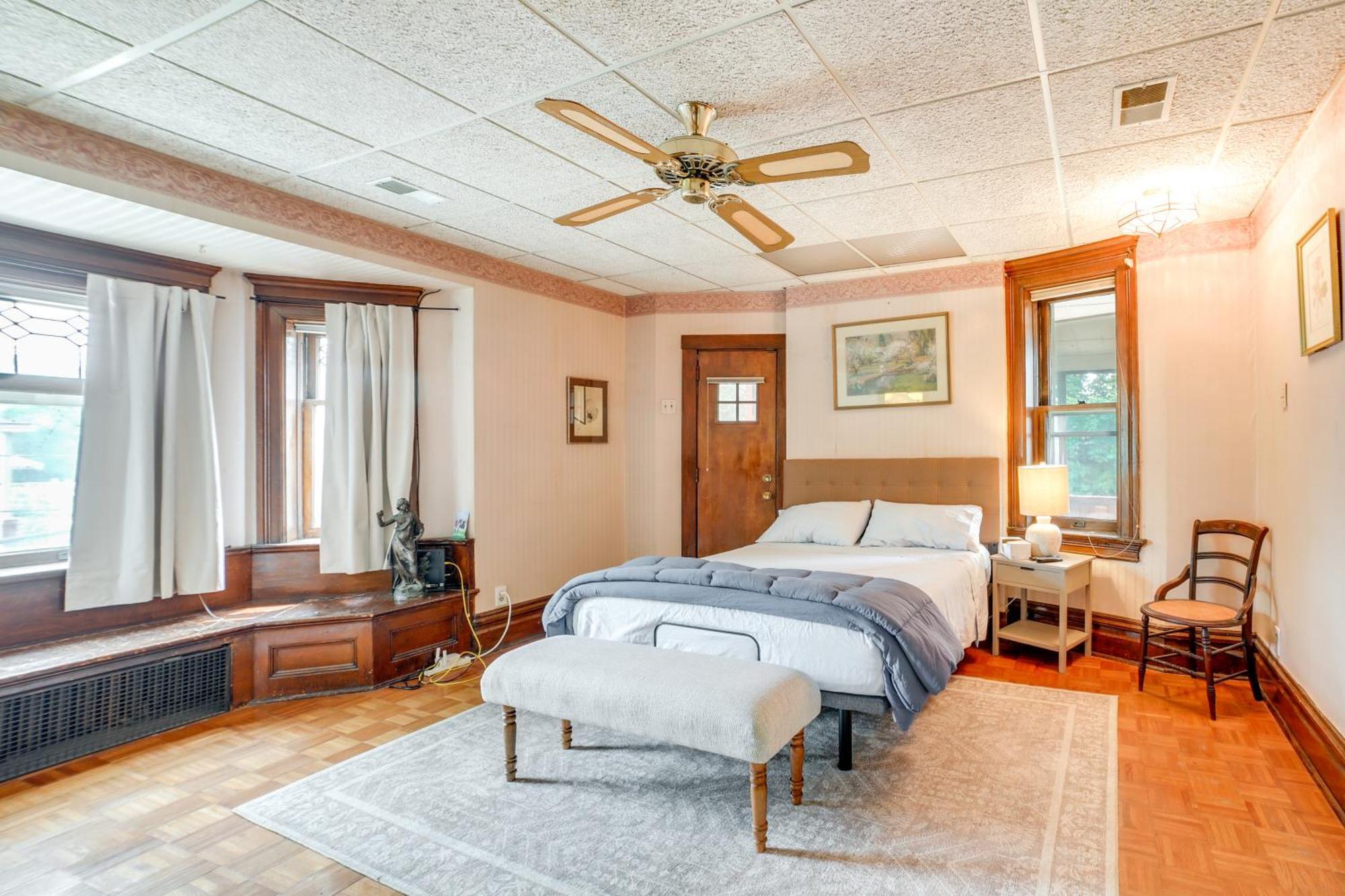 Spacious Walk To Frick Park! Holiday home Pittsburgh