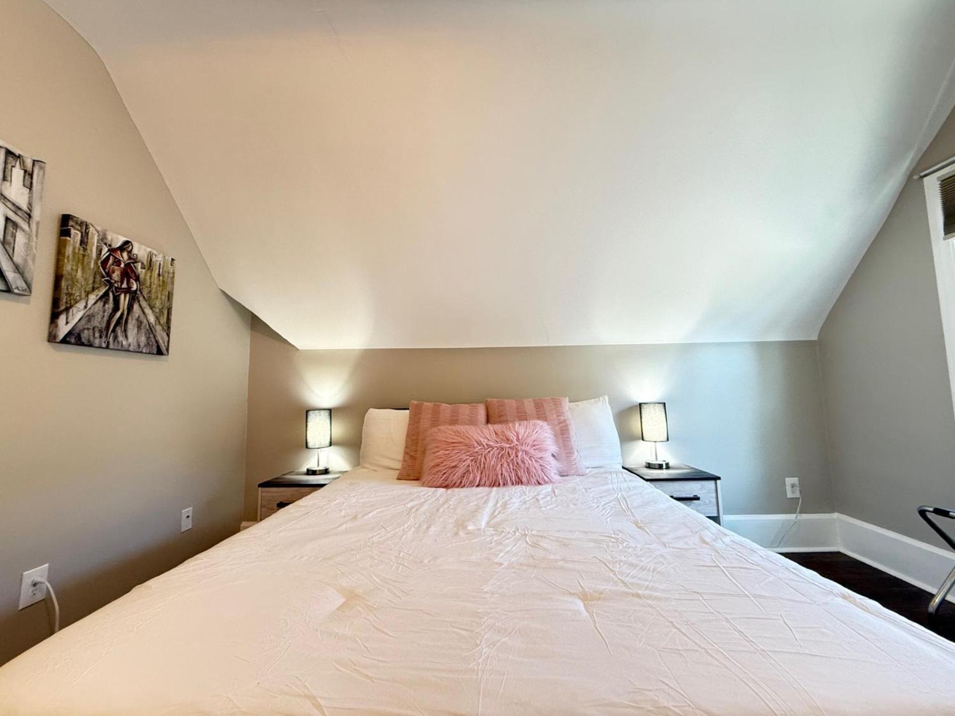 Urban Oasis 4br Industrial Apartment