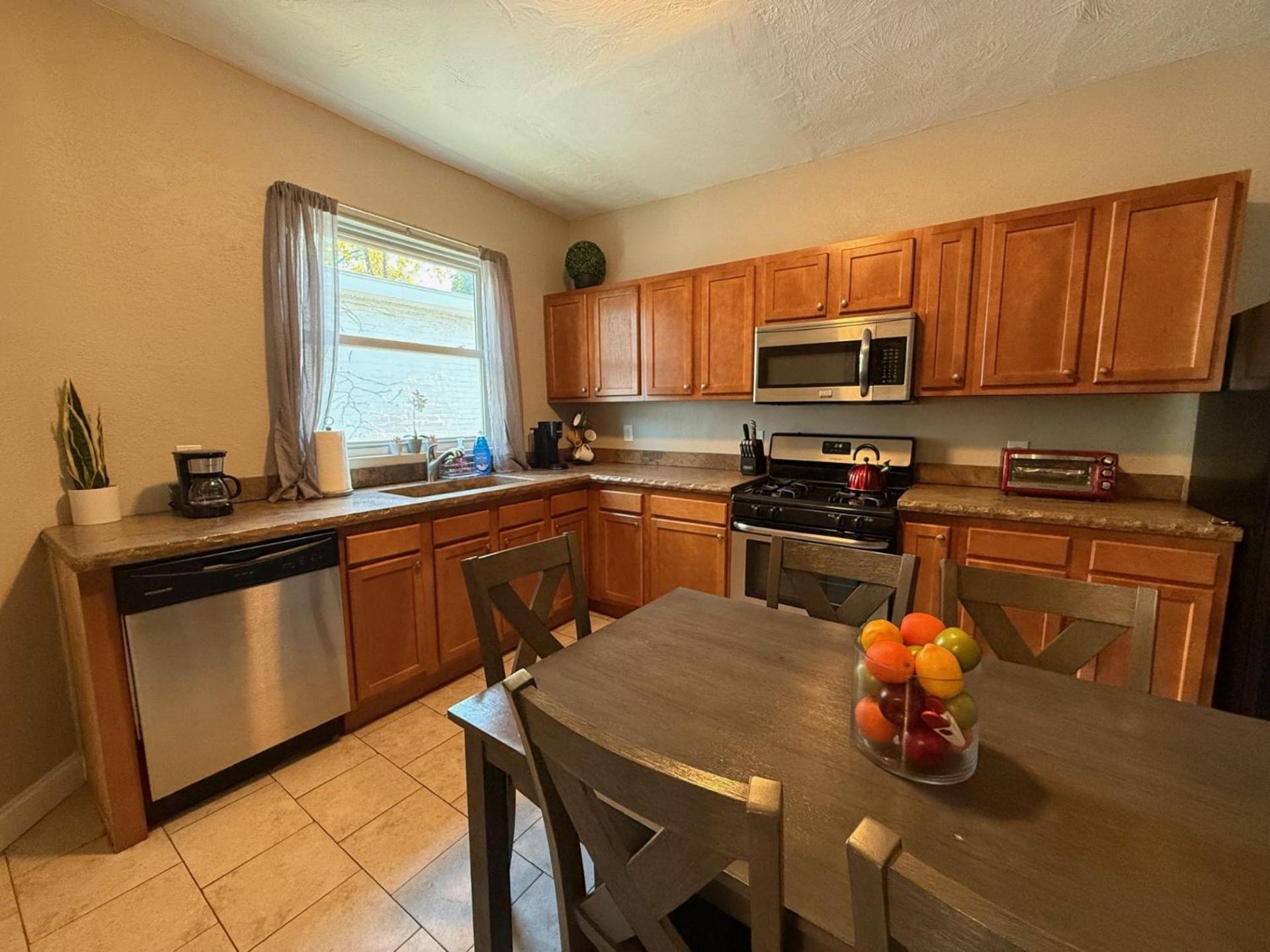 Urban Oasis 4br Industrial * Pittsburgh