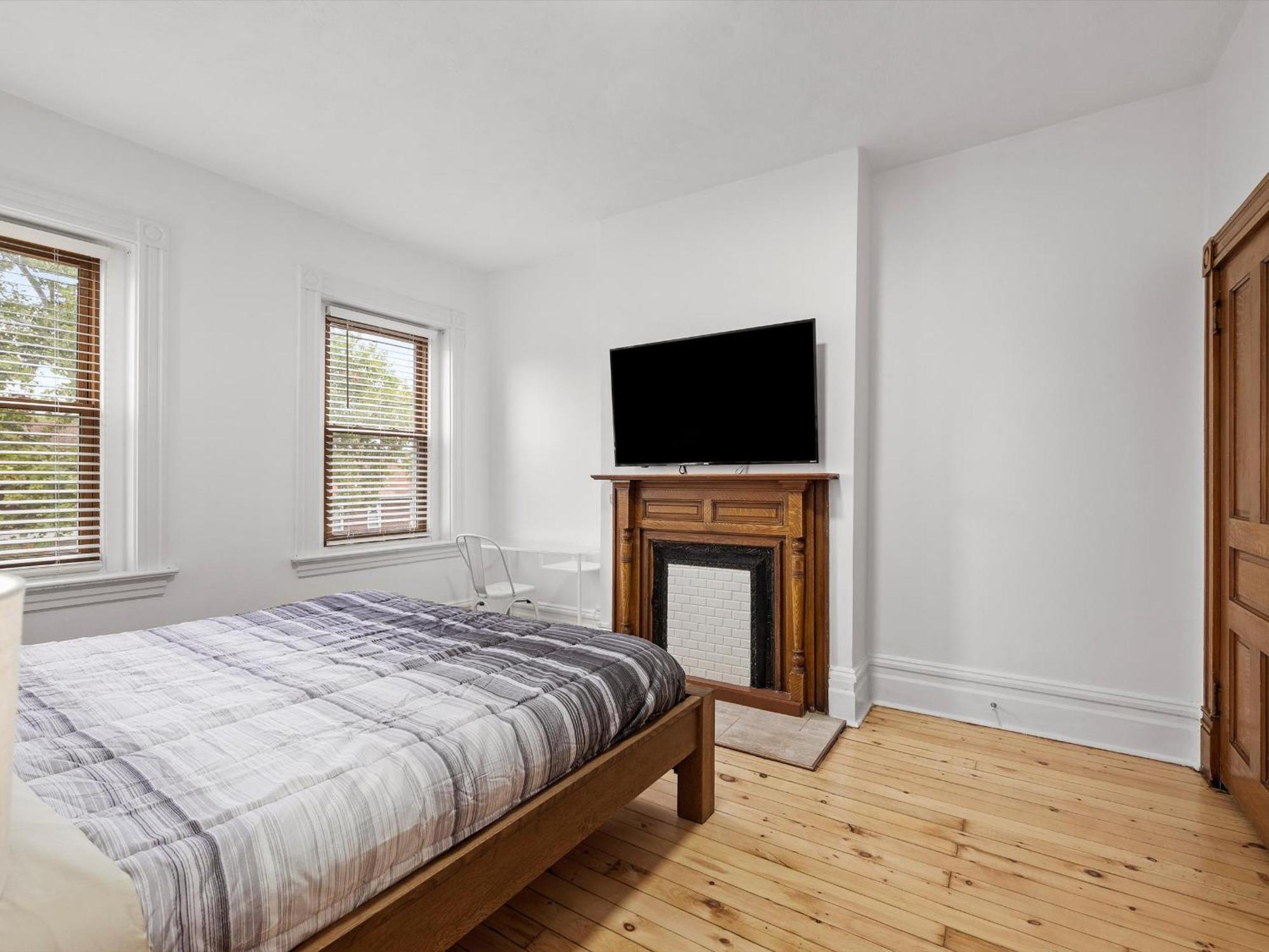 Oakland, !c Bright And Stylish Private Bedroom With Shared Bathroom Homestay Pittsburgh