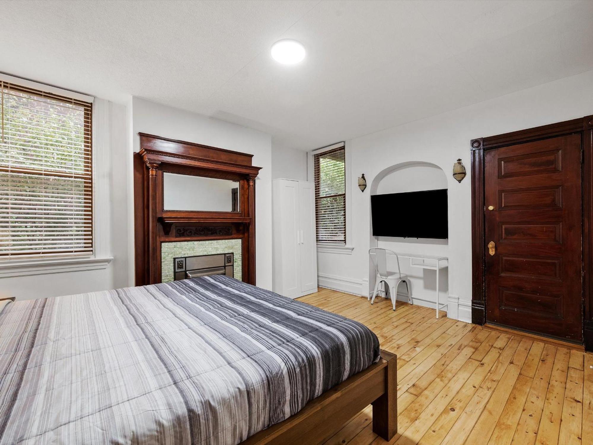 Oakland, !b Stylish And Quiet Private Bedroom With Shared Bathroom * Pittsburgh