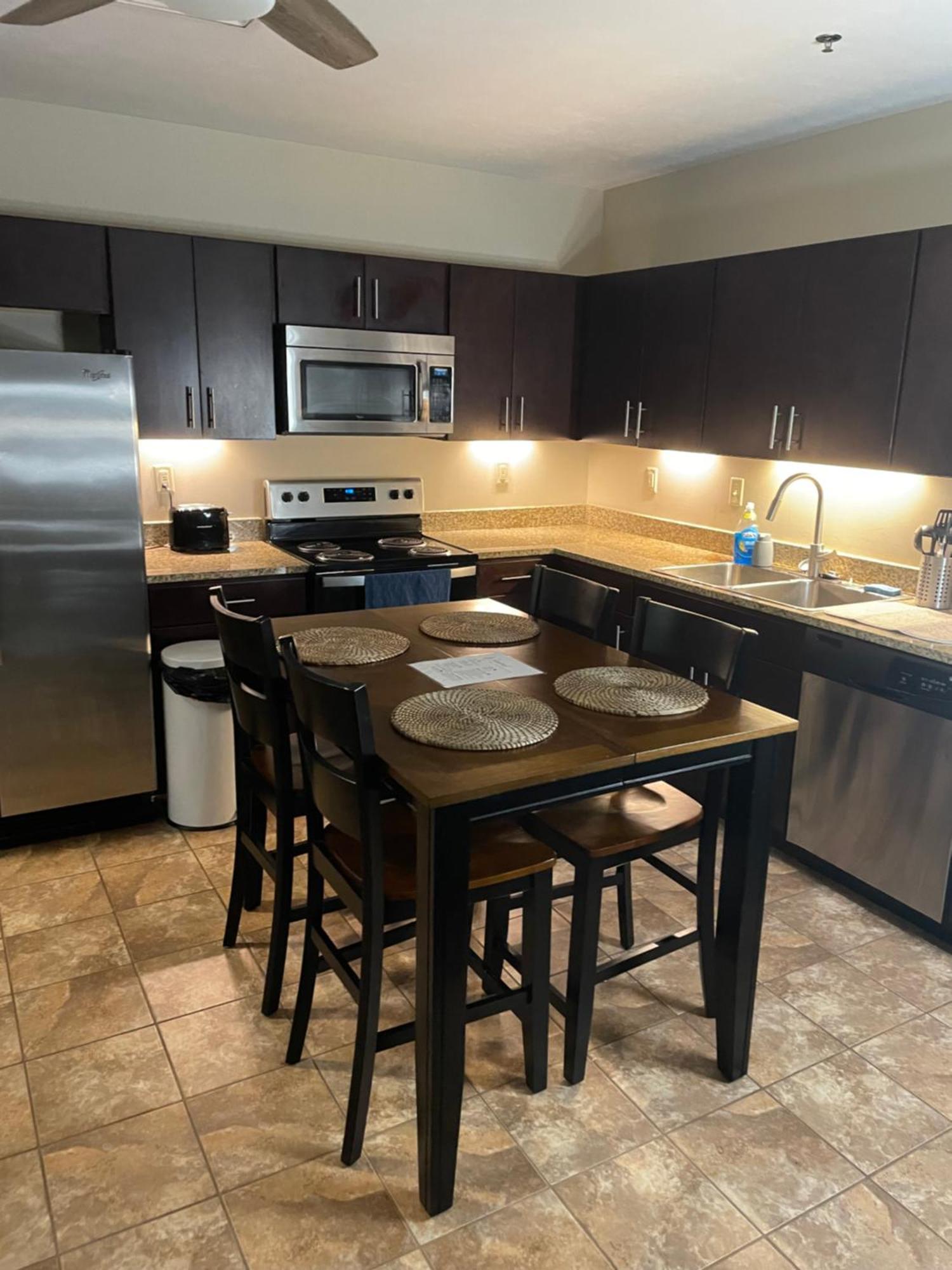 Apartment Luxury At The Point Easy Access To And From Downtown 24-7 Parking