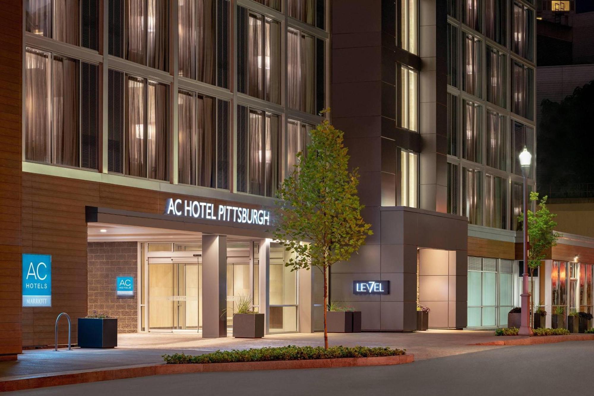 Hotel Ac By Marriott Downtown 3*