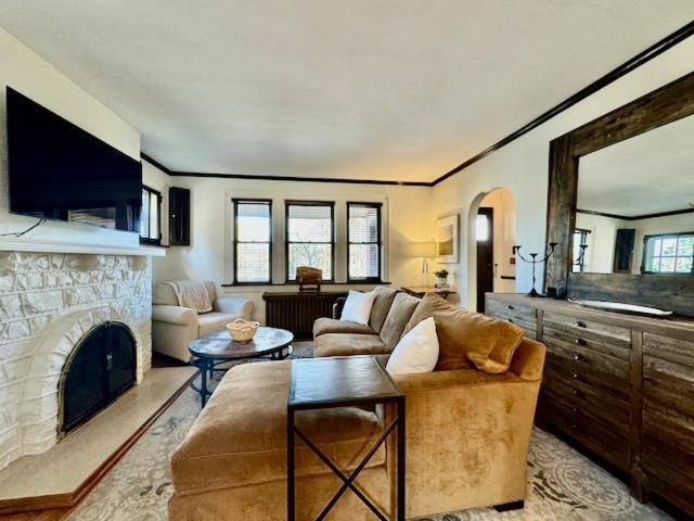 Spacious 3br With Movie Theater Holiday home *