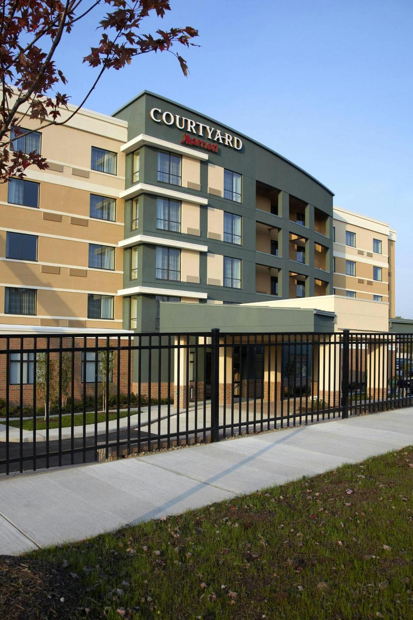 Courtyard Settlers Ridge/robinson Township Pittsburgh