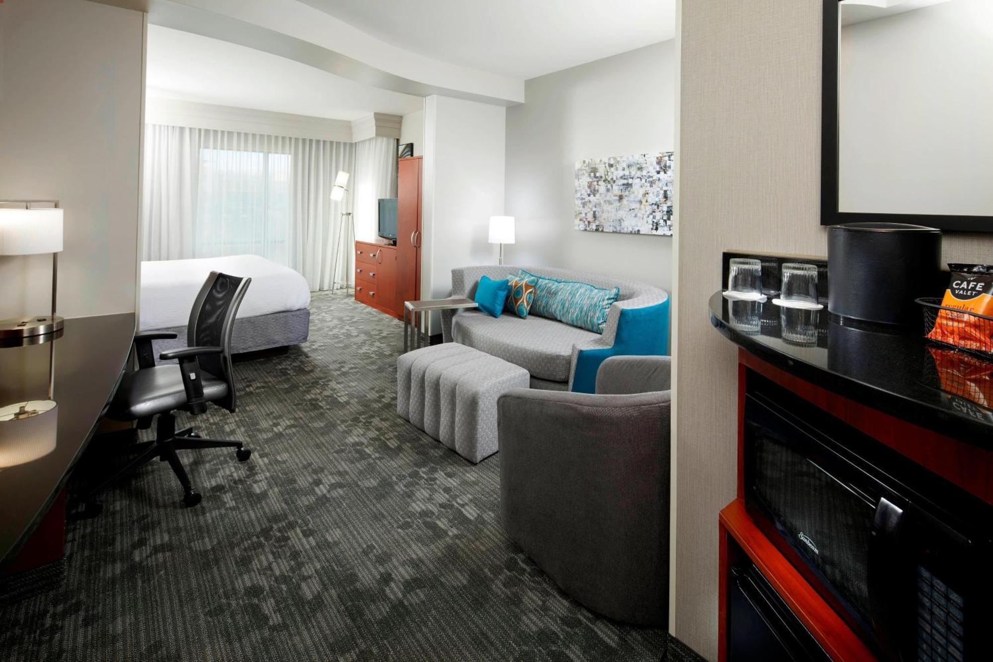 Courtyard Settlers Ridge/robinson Township Hotel