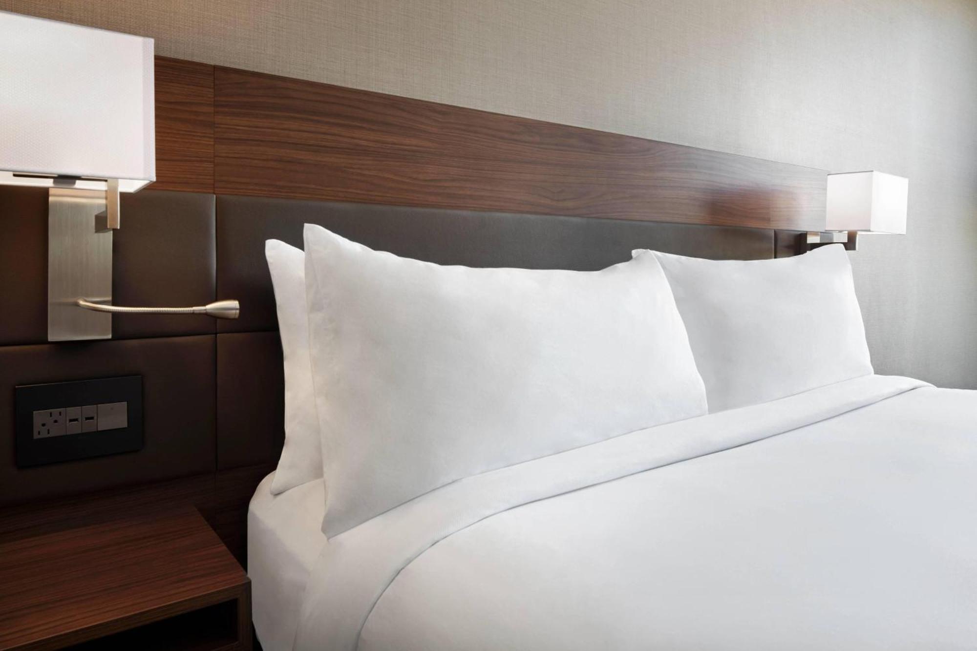 Ac By Marriott Downtown Hotel Pittsburgh