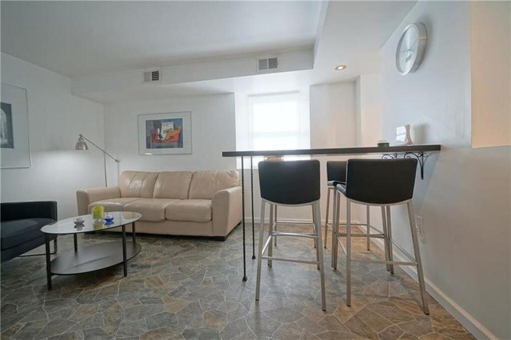 Holiday home With Yard, Sleeps 8 Pittsburgh