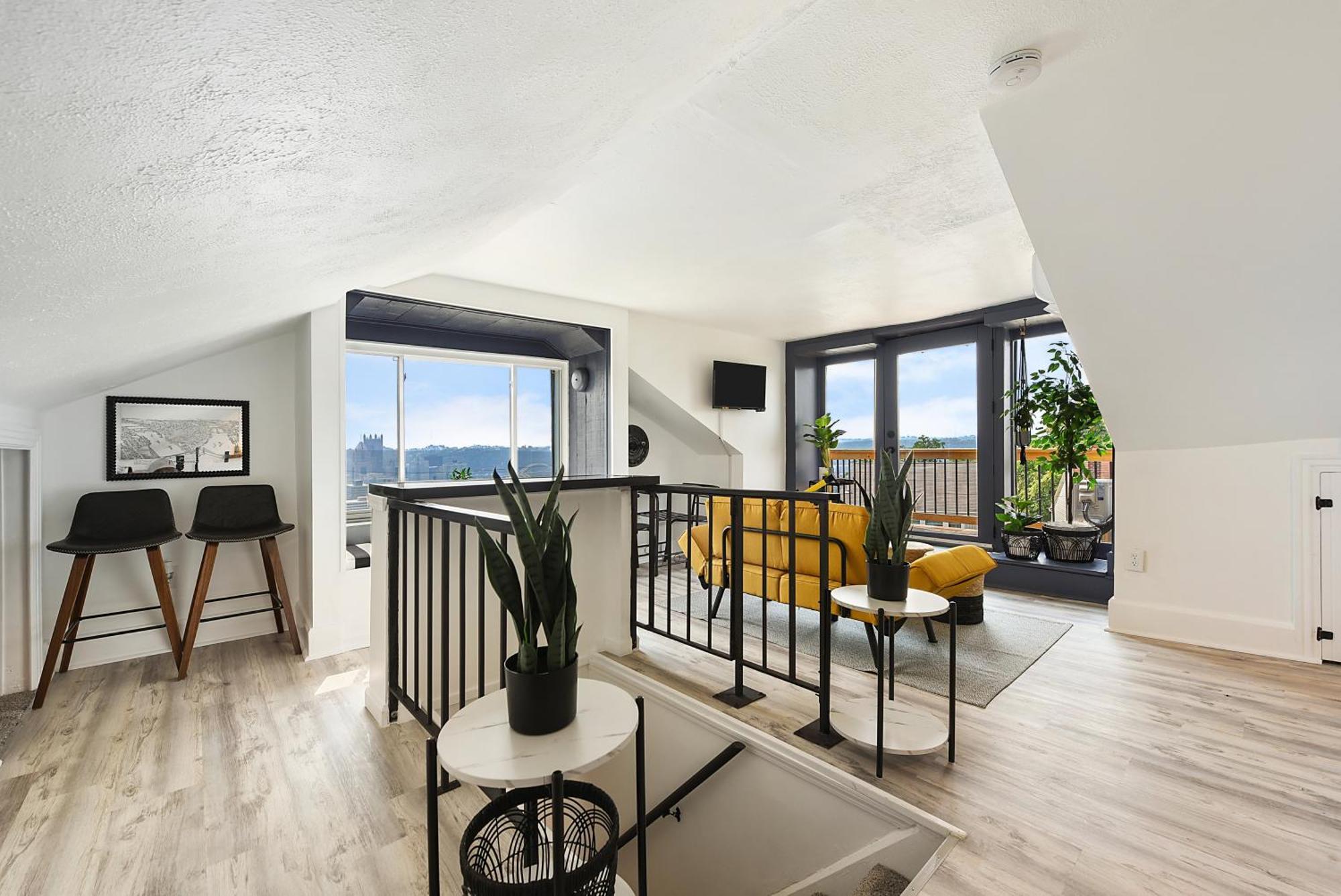Cozy Retreat, Above The City! * Pittsburgh