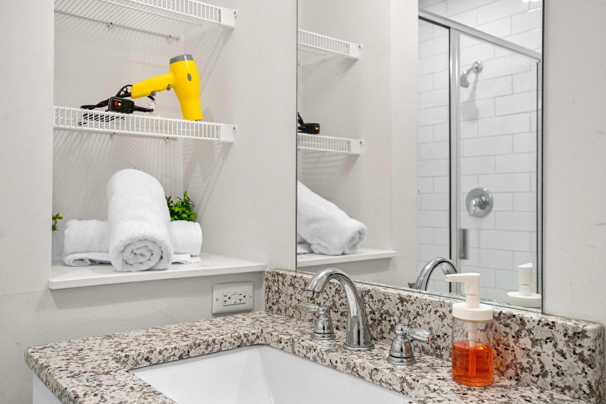 Cozysuites Stunning 1br In Downtown Pitts #12 Apartment *