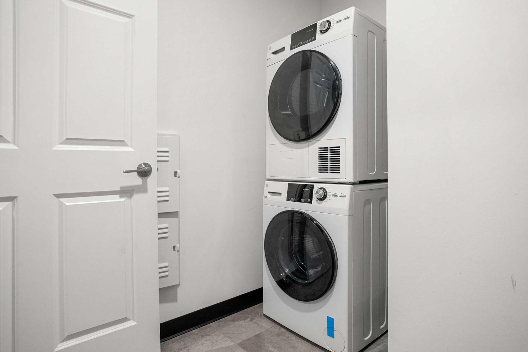 Cozysuites Modern 1br In Downtown Pitts 7 Apartment