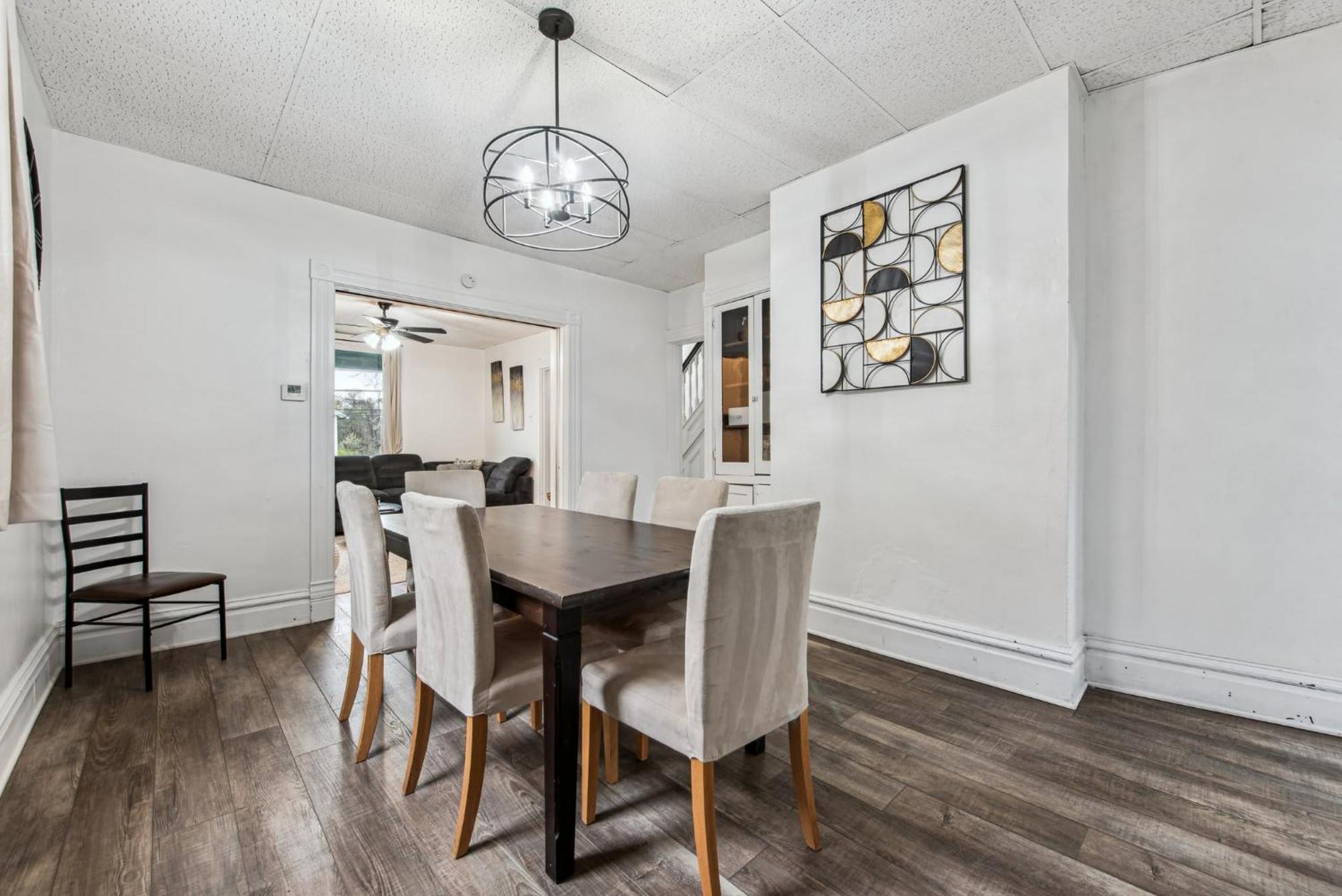 Modern Family Friendly 3 Bedroom Great Location Holiday home Pittsburgh