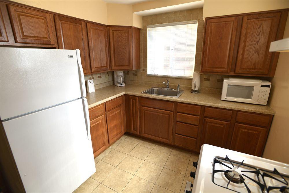 Hotel Friendship Suites 3*