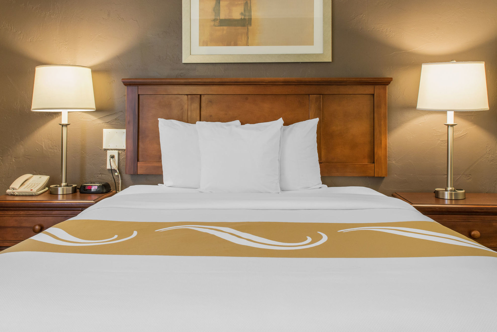 Quality Center Hotel 3*