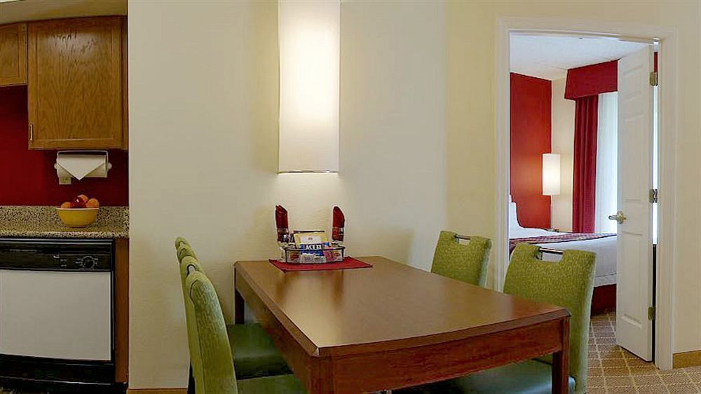 By Marriott University/medical Center 3*