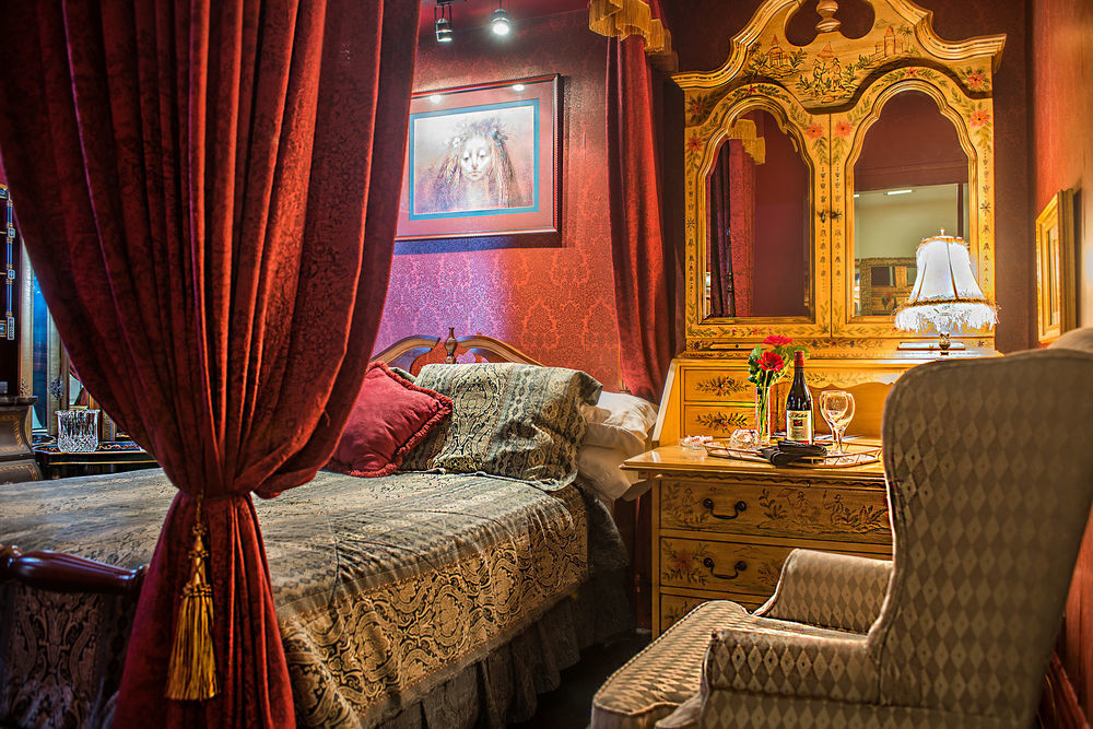 Boggs Mansion Hotel