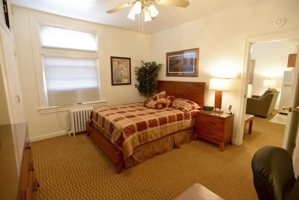 Hotel Friendship Suites 3*