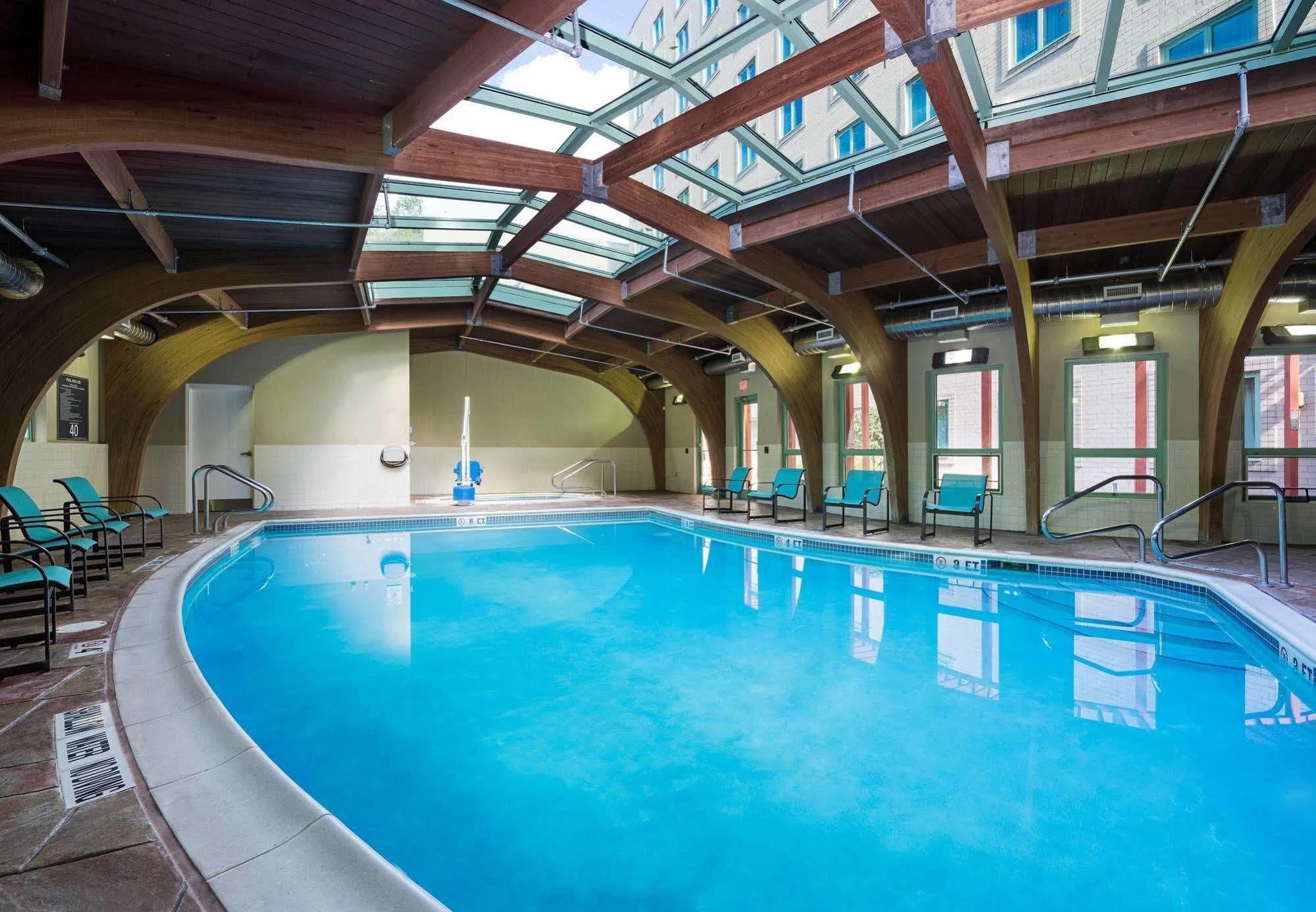 By Marriott University/medical Center Hotel Pittsburgh