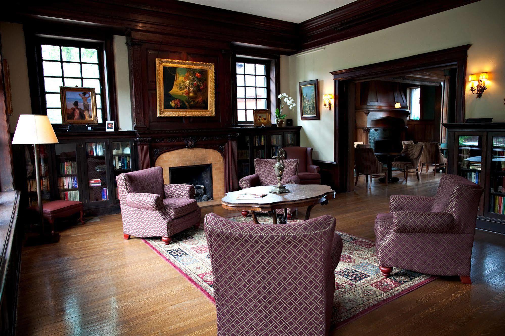 Mansions On Fifth 4*