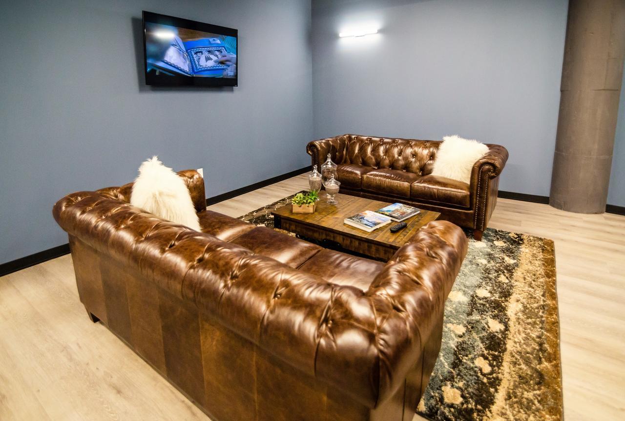 Apartment Alfred At 1627 On The Strip *