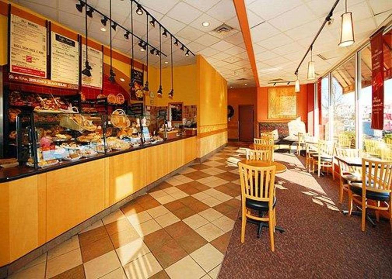 Hotel Quality Center Pittsburgh