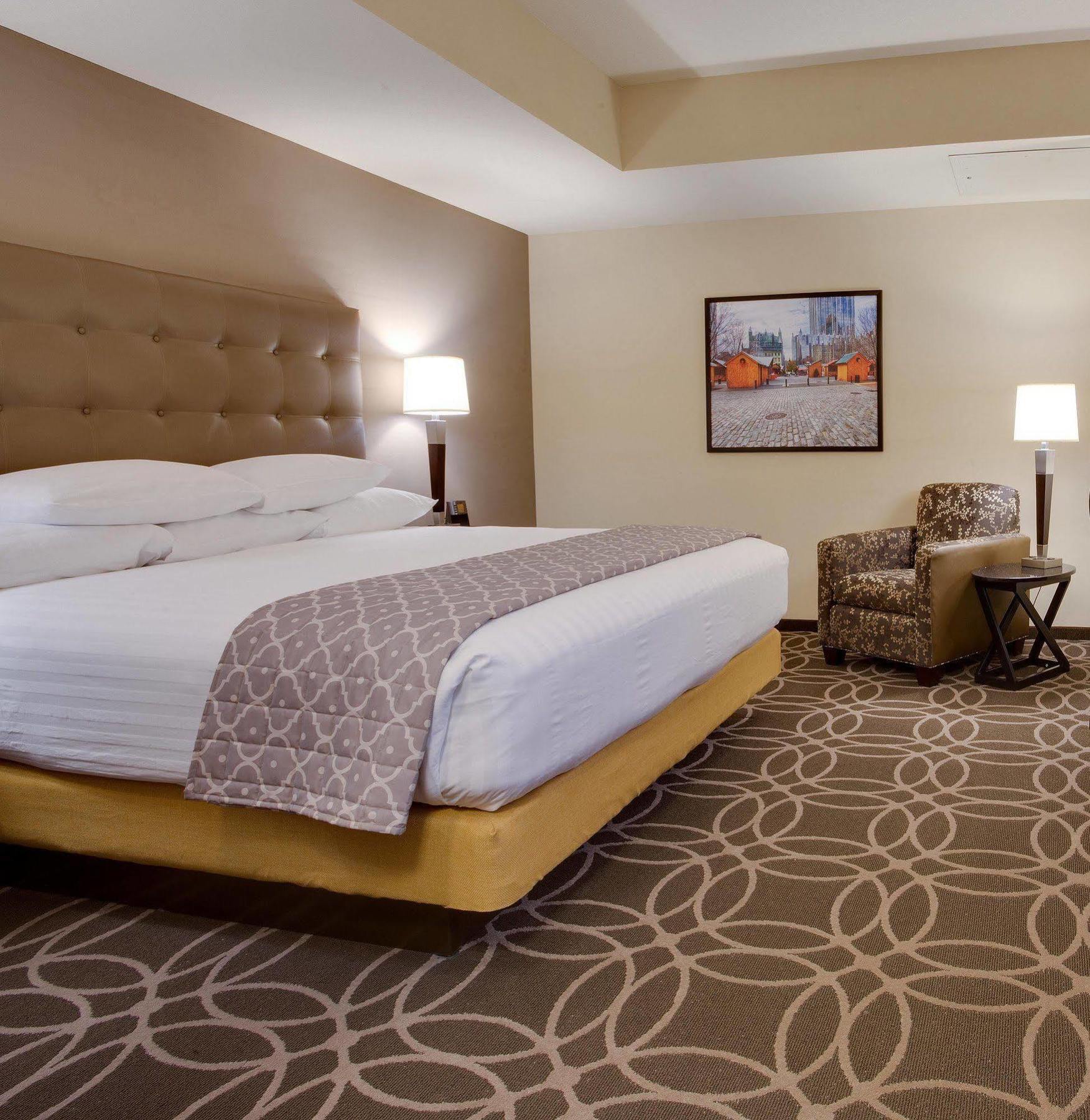 Drury Plaza Downtown Hotel 3*