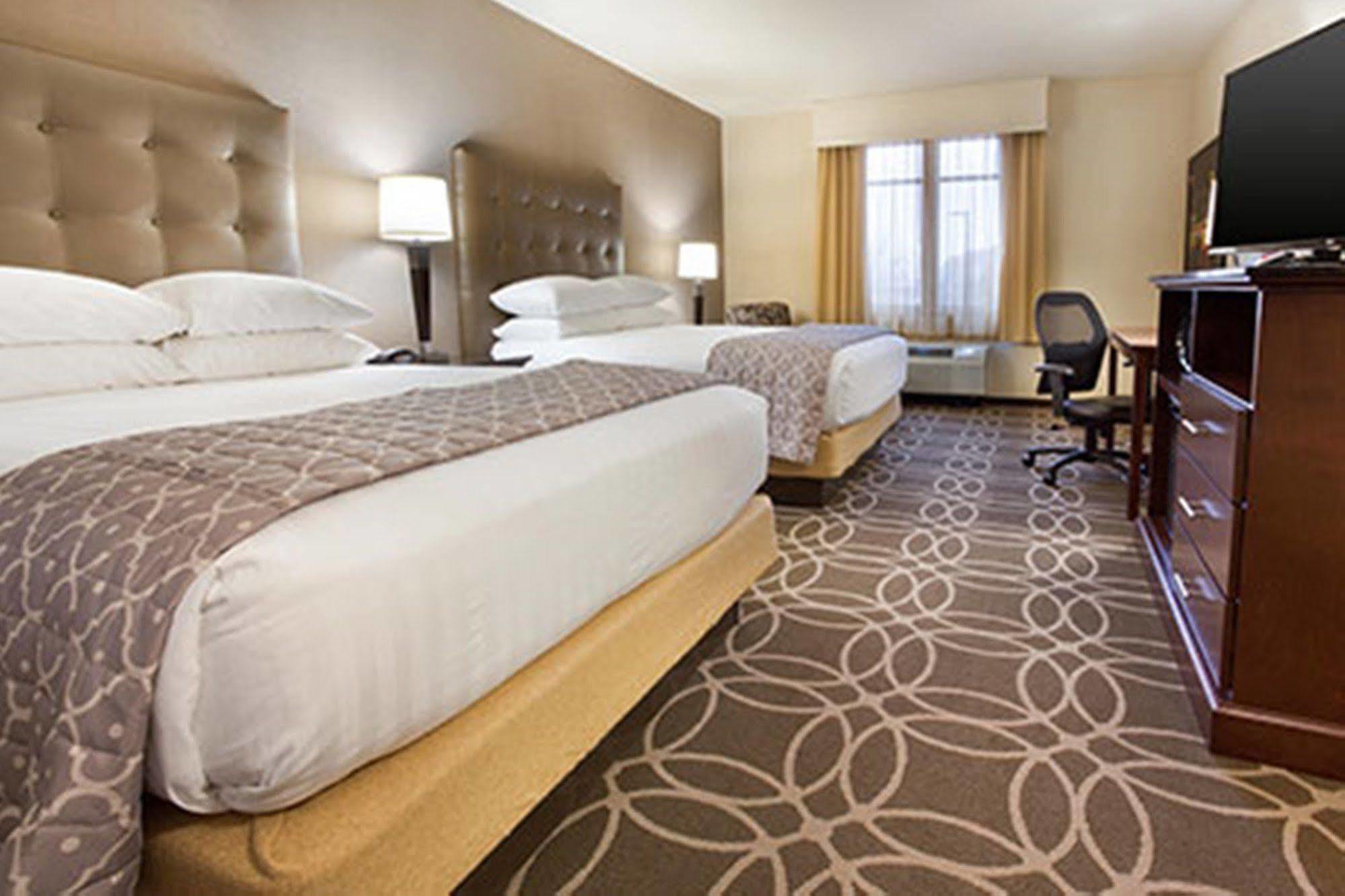 Hotel Drury Plaza Downtown 3*