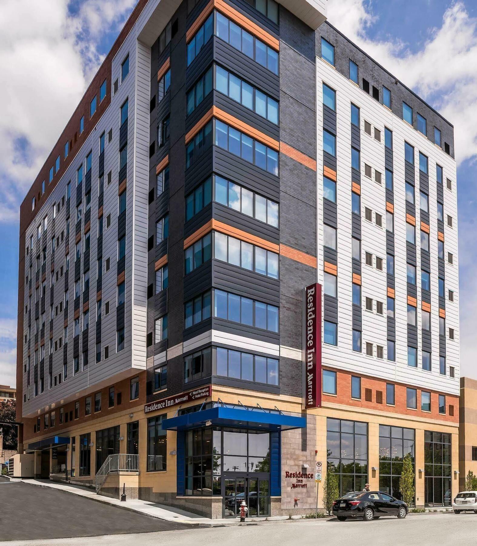 By Marriott Oakland/university Place Pittsburgh