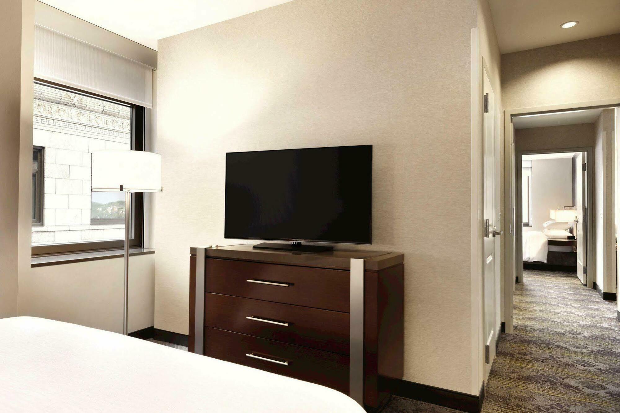 Embassy Pittsburgh-downtown 4*