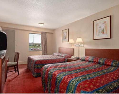 Hilltop Motel 3*