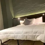 3E-Spacious 2 Bedroom In Oakland, Sleeps 8